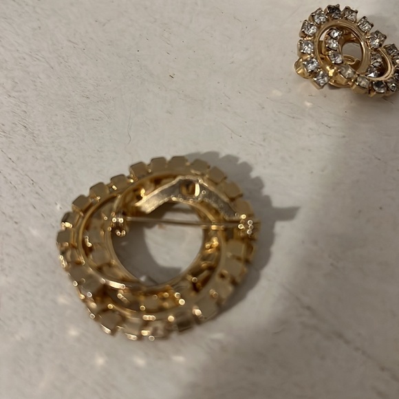 Vintage 50’s 60’s prong set crystal clip on earrings and brooch gold clear - Picture 3 of 4